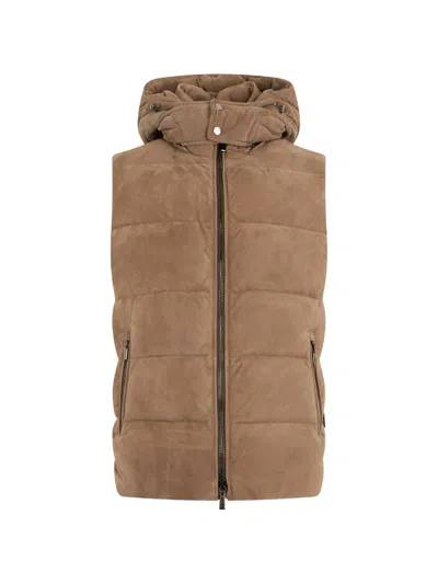 Moorer Fire Quilted Hooded Gilet In Brown