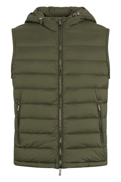 Moorer Green Sleeveless Jacket, Minimal And Versatile.