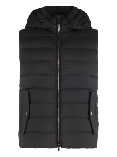 Moorer Hooded Padded Gilet In Black