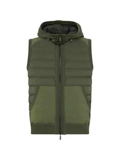 Moorer Hooded Vest In Green
