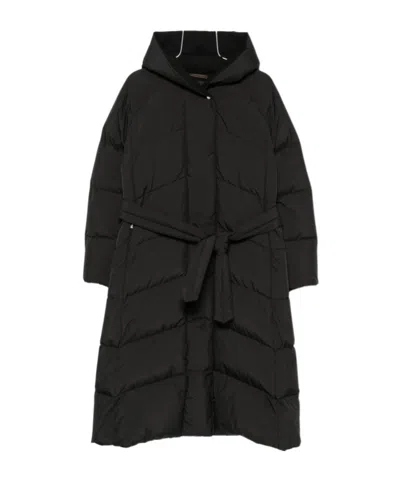 Moorer Long-sleeved Hooded Down Jacket In Black
