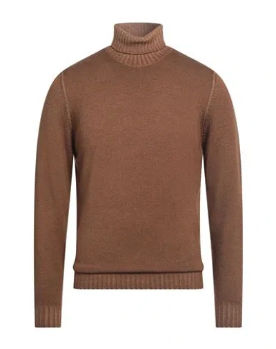 Moorer Man Turtleneck Camel Size 44 Virgin Wool