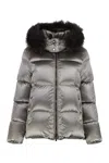 Moorer Melita Hooded Short Down Jacket In Silver
