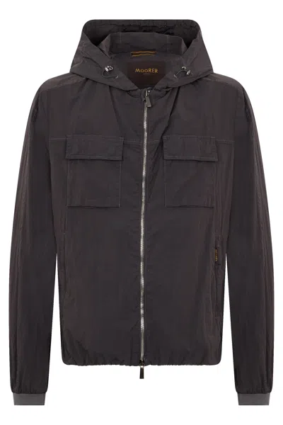 Moorer Modern And Versatile Hoodie In Brown