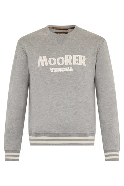 MOORER MODERN GRAY MÉLANGE SWEATSHIRT WITH STYLIZED PRINT.