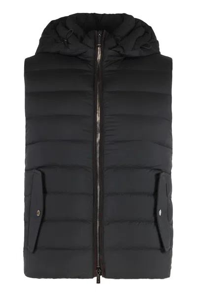 Moorer Padded Gilet With Hood In Black