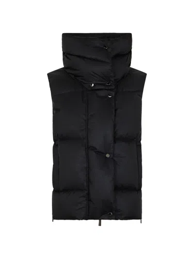 Moorer Padded High-neck Gilet In Black