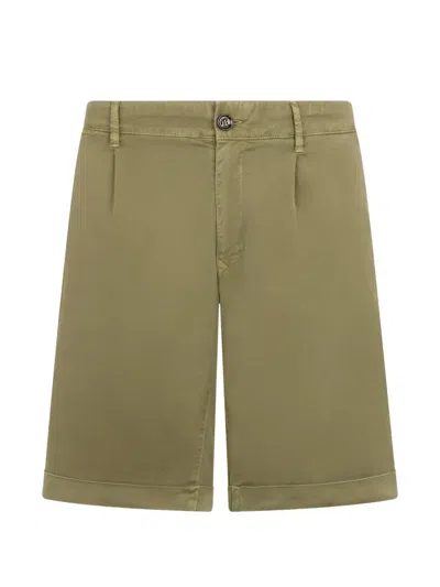 Moorer Pleated Bermuda Shorts In Green