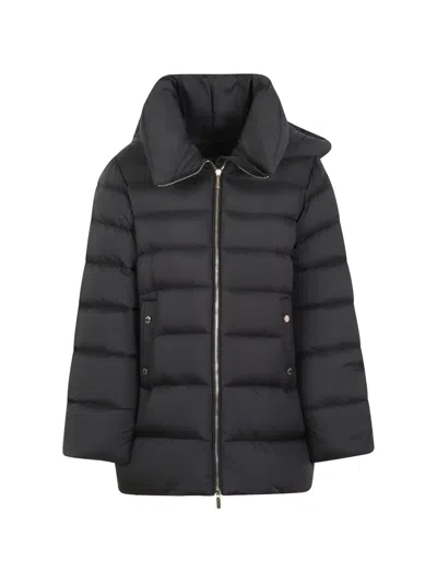 Moorer Quilted Hooded Jacket In Black