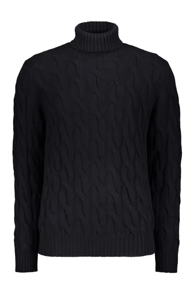 Moorer Sweater With A Turtleneck Made In Braid In Black