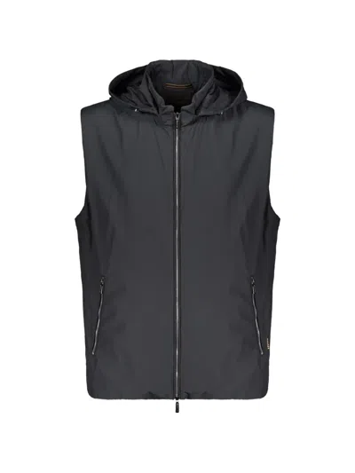Moorer Water-resistant Hooded Gilet In Black