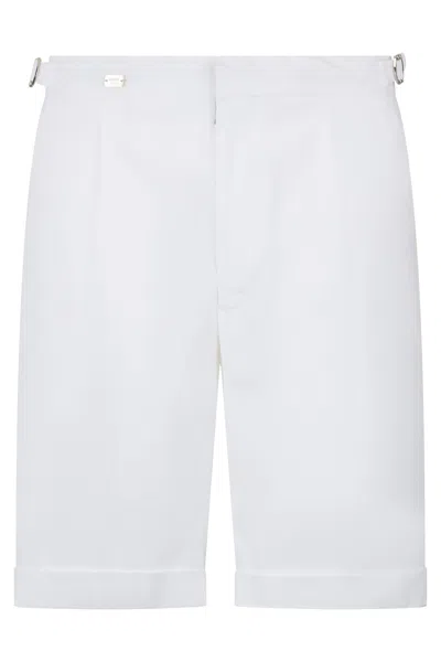 Moorer White Bermuda Shorts With A Casual And Versatile Style.