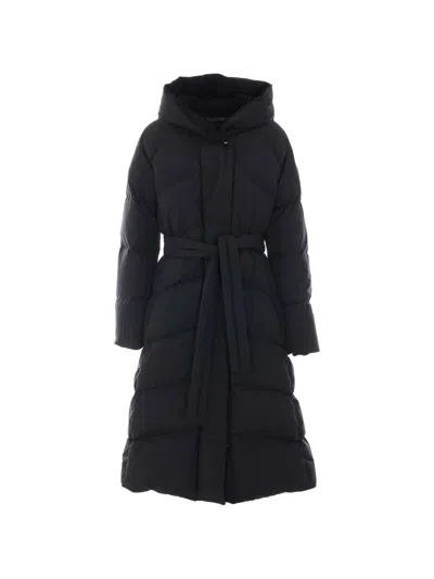 Moorer Wintra Hooded Padded Coat In Black