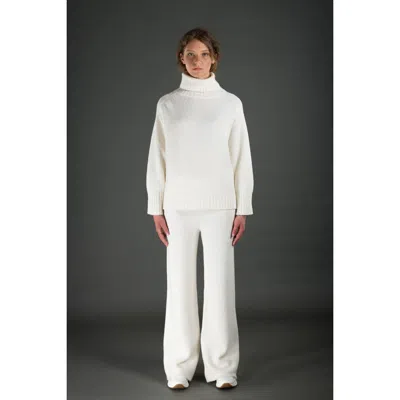 Moorer Women's White Turtleneck Relaxed Sweater In ["white"]