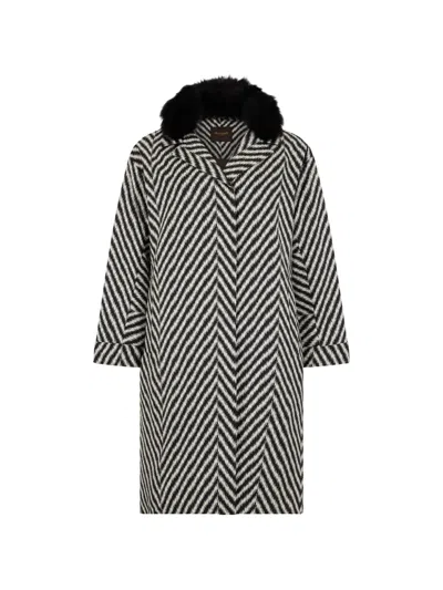 Moorer Zigzag-pattern Fur-collar Coat In Black
