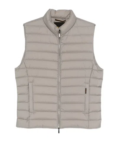 Moorer Zippered Vest In Gray