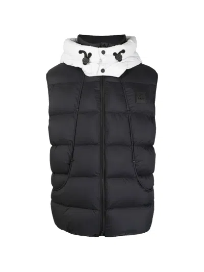 Moose Knuckles Bushwick Quilted Gilet In Black