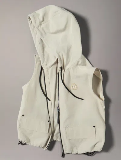 Moose Knuckles Elevate Hooded Vest In Panna