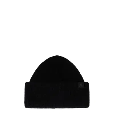 Moose Knuckles Knitted Hat In Black