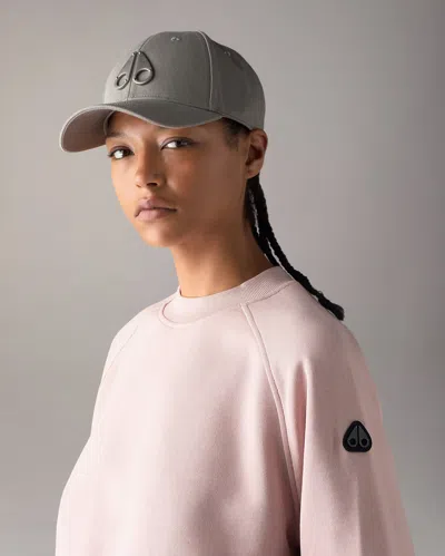 Moose Knuckles Logo Icon Baseball Cap In Ashen