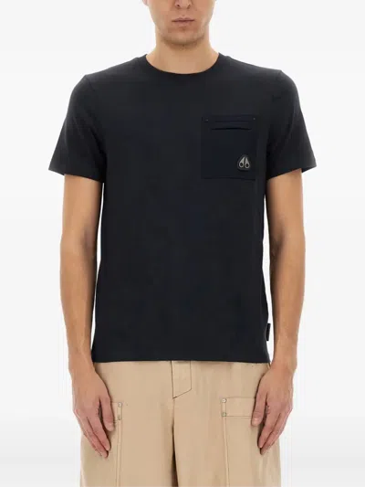 MOOSE KNUCKLES POCKET-DETAIL T-SHIRT