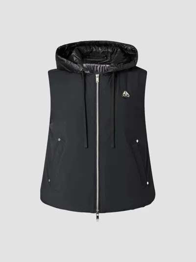 Moose Knuckles Women's Tegan Lightweight Fill Down Vest In Black