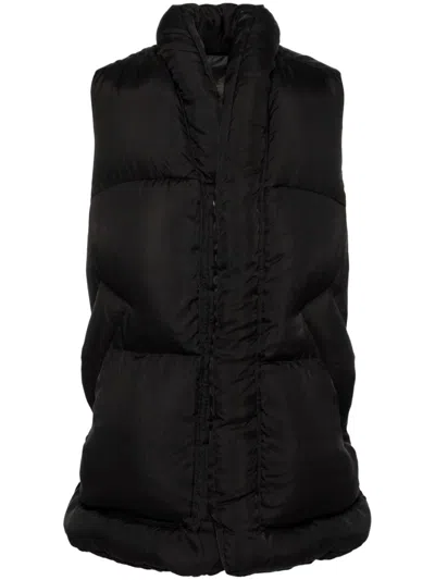 Mordecai Sleeveless Down Coat In 黑色