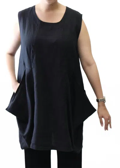 Mosaic Oversized Pocket Linen Top In Black