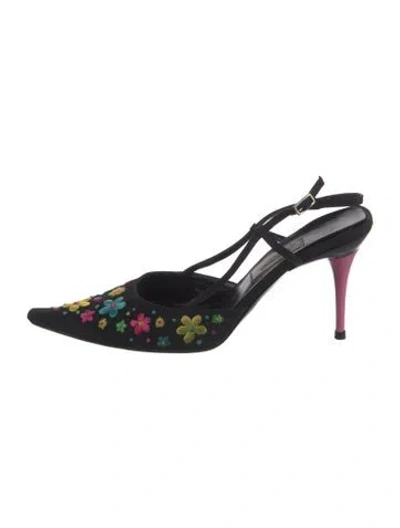Pre-owned Moschino Floral Print Embroidered Accent Pumps In Black