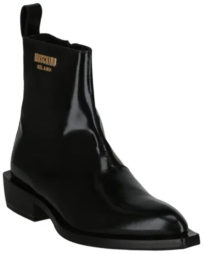 Moschino Gold Lettering Logo Ankle Boots In White