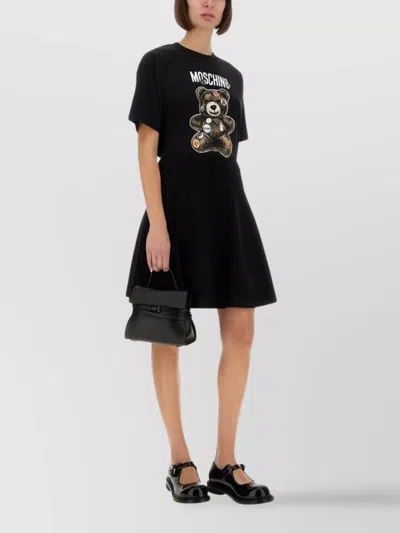 Moschino Graphic Print Crew Neck Short Sleeve T-shirt In Black
