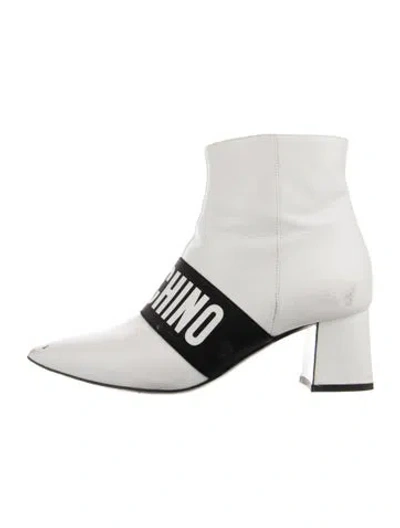 Pre-owned Moschino Leather Boots In White