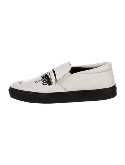 Pre-owned Moschino Leather Graphic Print Loafers In White