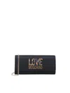 MOSCHINO LOGO-LETTERING CHAIN-LINKED CLUTCH BAG