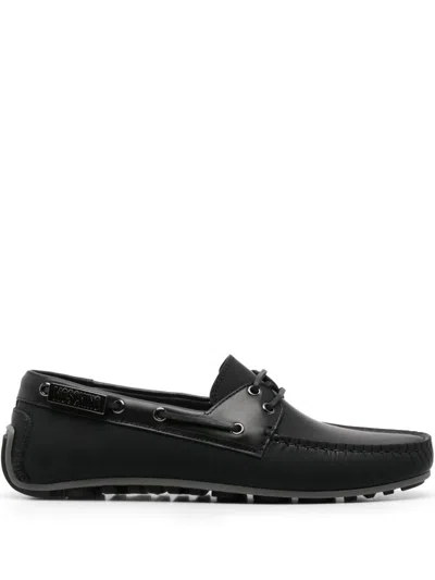 Moschino Logo-plaque Boat Shoes In Schwarz