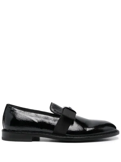 Moschino Logo Plaque Bow-detail Loafers In Black