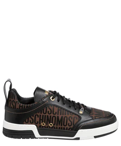 Moschino Sneakers Mit Logo-print In Brown