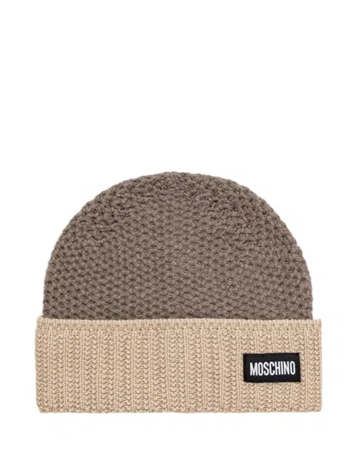 Moschino Beanie Mit Logo-patch In Gold