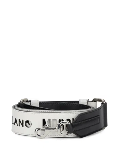 Moschino 로고 프린트 레더 백 스트랩 In Gray