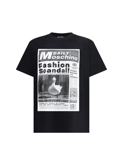 Moschino Men T-shirt Whit Maxi Print In Black