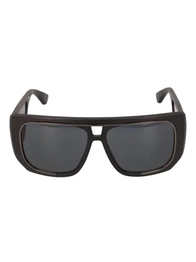 Pre-owned Moschino Pilot-frame Sunglasses In Black