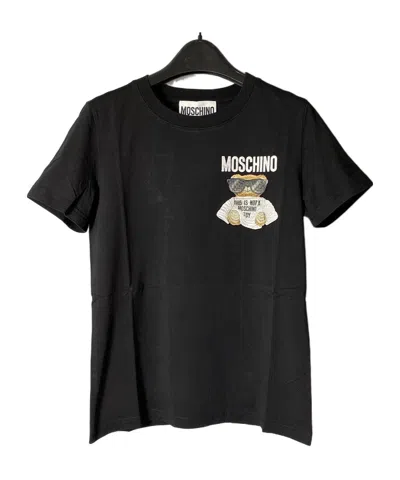 Moschino Round-necked Logo T-shirt In Black