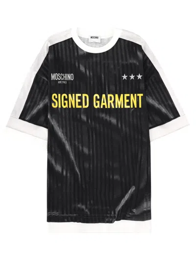Moschino Signed Garment Graphic Crew Neck T Shirt In Gray