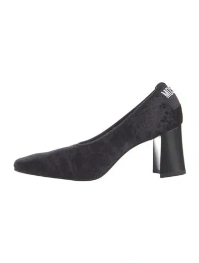Pre-owned Moschino Vintage Velvet Pumps In Blue