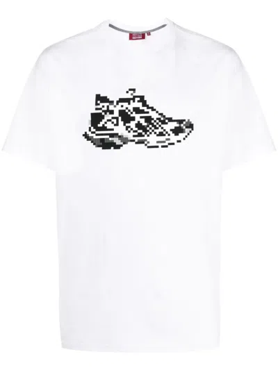 Mostly Heard Rarely Seen 8-bit Black Runner Cotton T-shirt In White