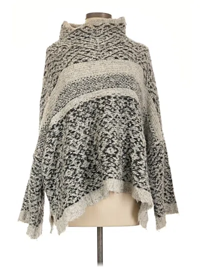 Pre-owned Moth Poncho In Gray