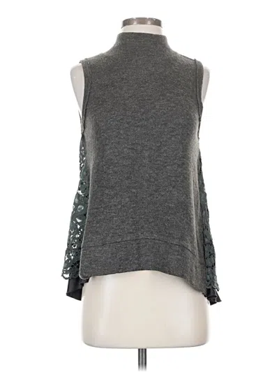 Moth Sweater Vest In Gray