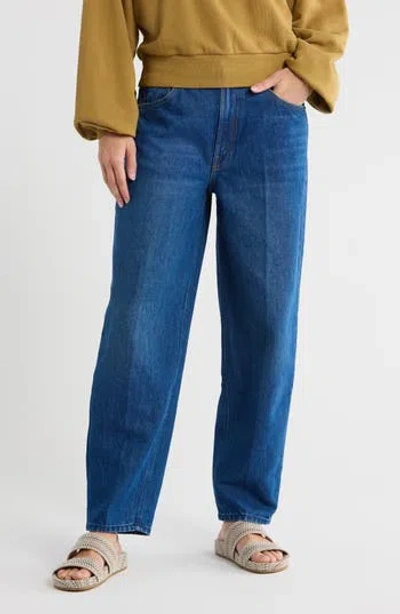 Mother Snacks! The Peeler Ankle Barrel Leg Jeans In Blue