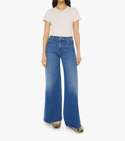 Mother Sneak Fray Wide Leg Jeans In Punch Buggy In Blue