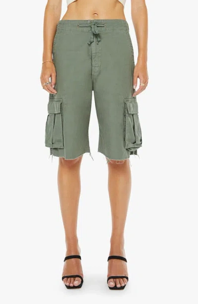Mother The Free Fall Frayed Hem Cargo Drawstring Shorts In Green